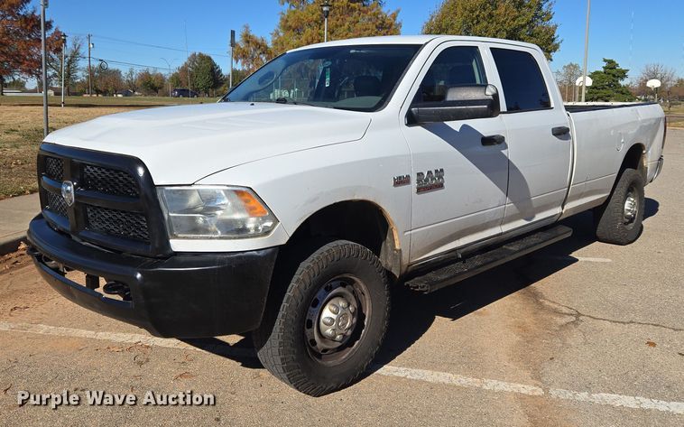 2013 RAM 2500 Crew Cab pickup truck - ET5285