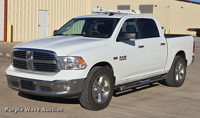 2017 RAM 1500 Crew Cab pickup truck - ET5347