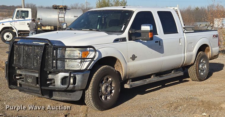 2012 Ford F250 Super Duty Crew Cab pickup truck - ET5416