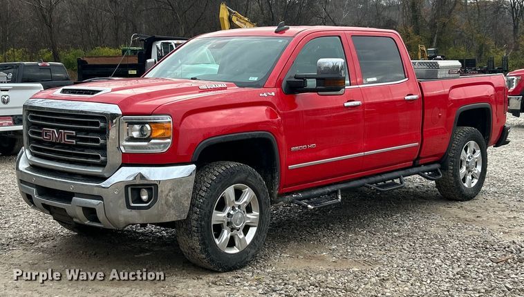 2019 GMC Sierra 2500HD SLT Crew Cab pickup truck - ET6709