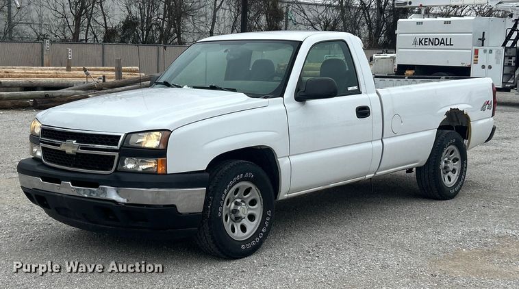 2006 Chevrolet Silverado 1500 pickup truck - ET6730