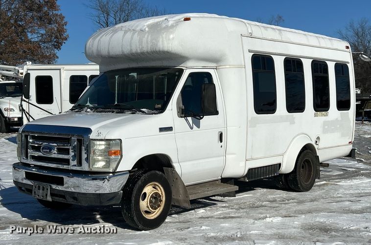 2008 Ford E350 Super Duty shuttle bus - ET6759