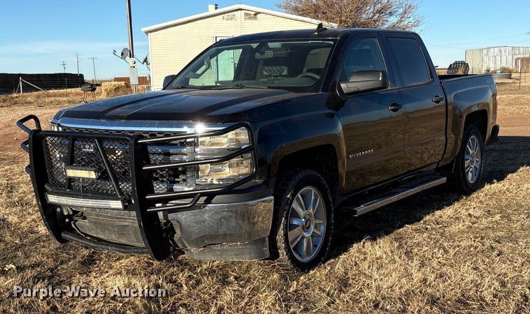 2015 Chevrolet Silverado 1500 Crew Cab pickup truck - EU4731