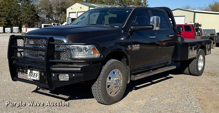 2016 RAM 3500 Crew Cab flatbed pickup truck - EU5399