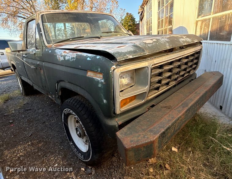 1980 Ford F250 pickup truck - EU5429