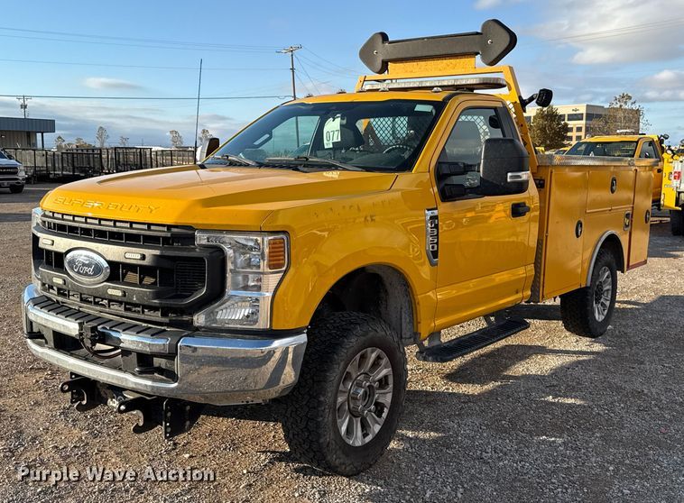 2022 Ford F350 Super Duty utility bed pickup truck - EU5467