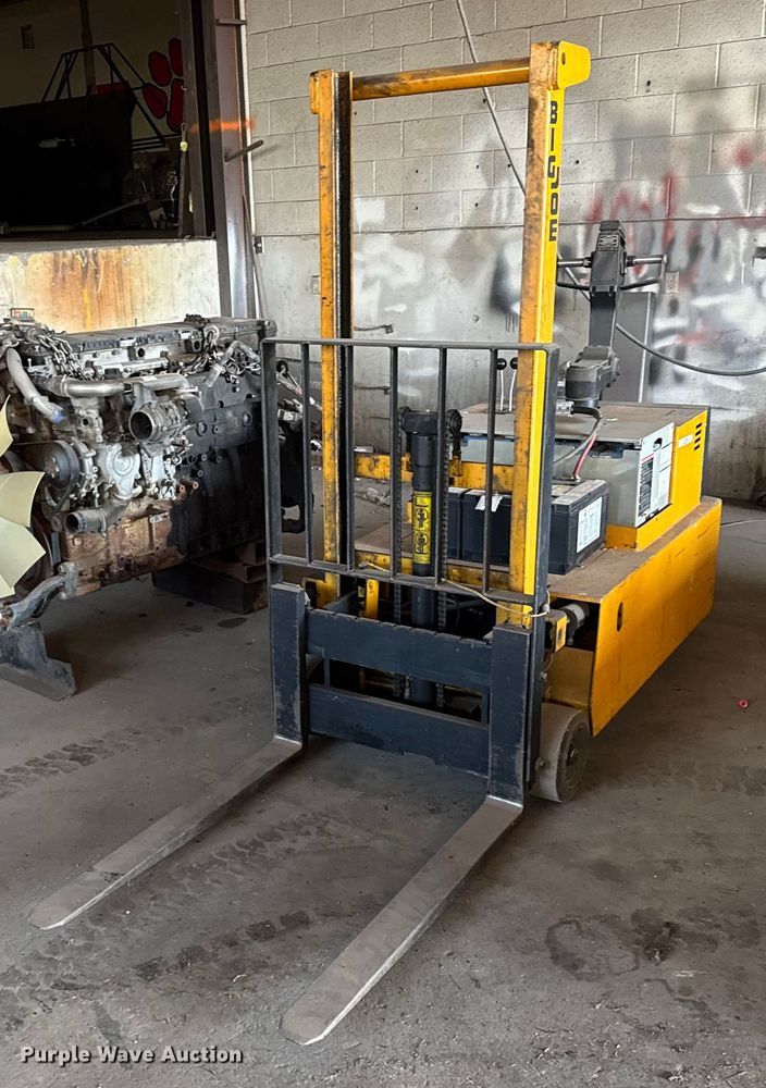 Big Joe pallet stacker - EU6394