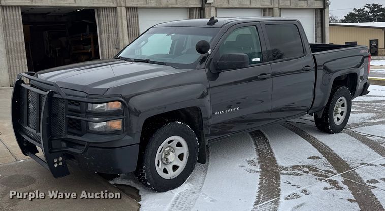 2015 Chevrolet Silverado Crew Cab pickup truck - EU6452