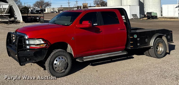 2011 Dodge Ram 3500 Crew Cab flatbed pickup truck - EU6467