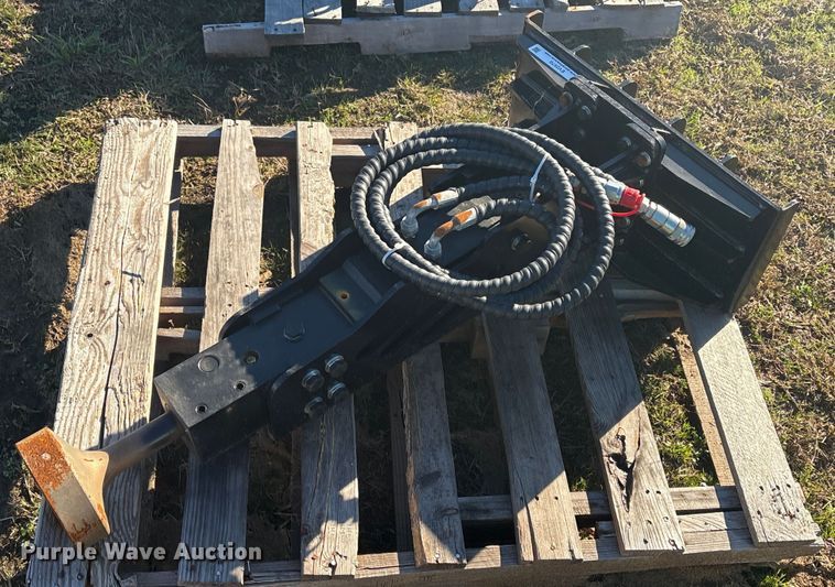 2025 GIYI GY-D45 compact utility loader post driver - EV2570