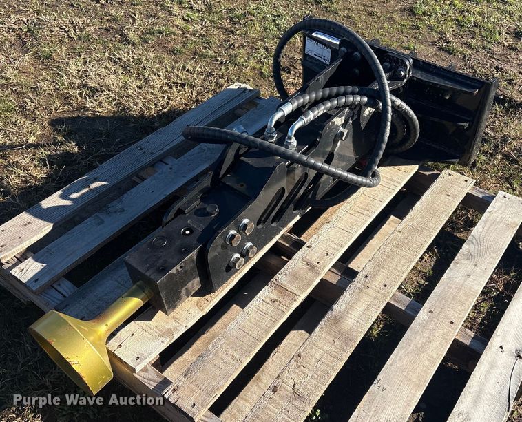 2025 GIYI GY-D45 compact utility loader post driver - EV2572