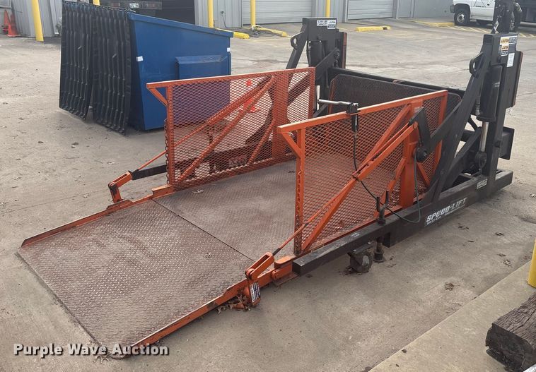 Superior Handling Equipment SL500 A loading dock lift - EV2579