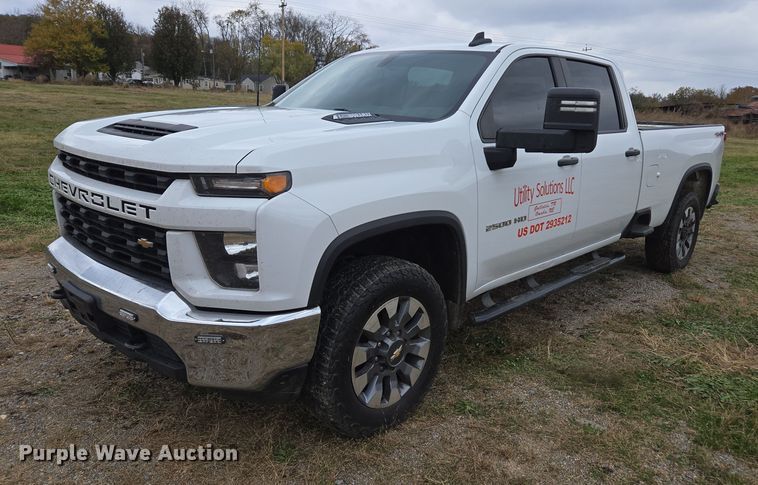 2022 Chevrolet Silverado 2500HD Crew Cab pickup truck - EV4397