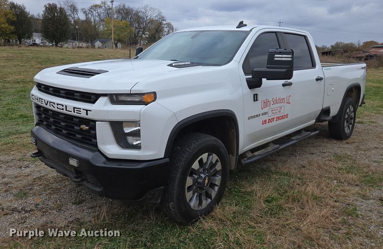 2022 Chevrolet Silverado 2500HD Crew Cab pickup truck - EV4398