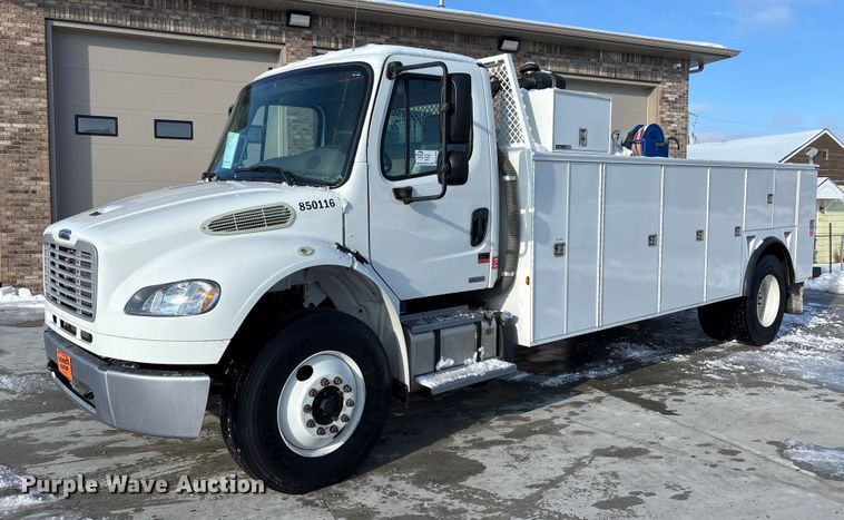 2011 Freightliner Business Class M2 utility / service truck - FG1508