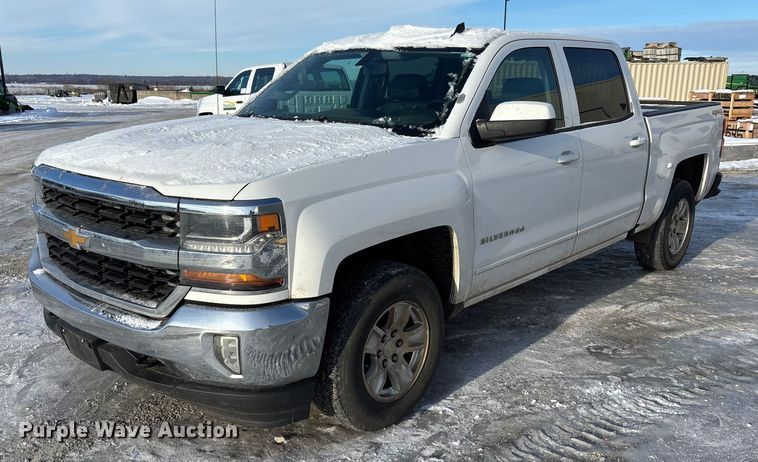 2016 Chevrolet Silverado 1500 LT Crew Cab pickup truck - FG1534