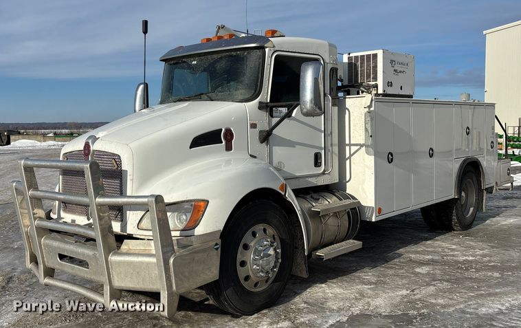 2018 Kenworth T370 utility / service truck - FG1540
