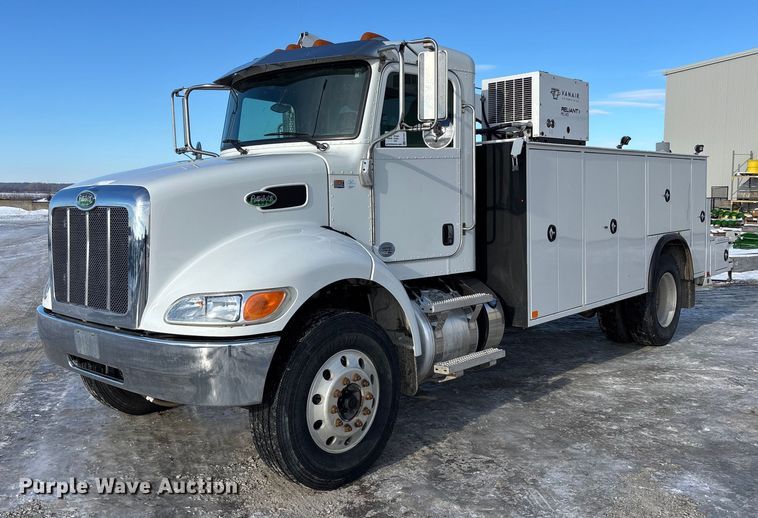 2019 Peterbilt 337 utility / service truck - FG1541