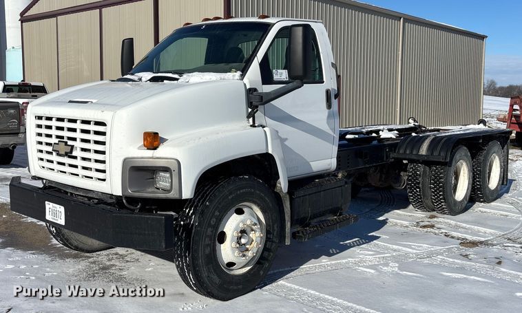 2006 Chevrolet C8500 truck cab and chassis - FG1542