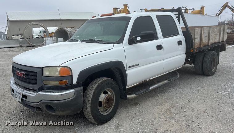 2003 GMC Sierra 3500 Crew Cab flatbed pickup truck - FG1554