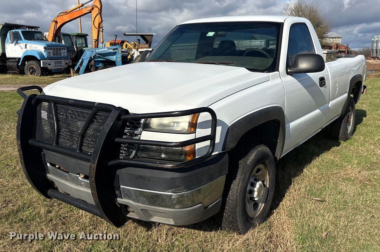 2005 Chevrolet Silverado 2500HD pickup truck - FI0067