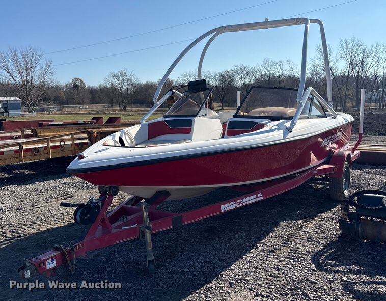 2001 Moomba Outback boat - FI0074