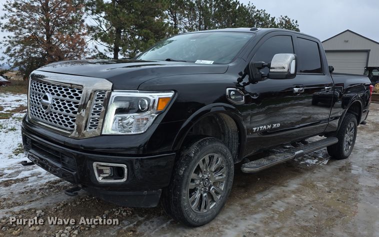 2017 Nissan Titan XD Platinum Reserve Crew Cab pickup truck - FI0646