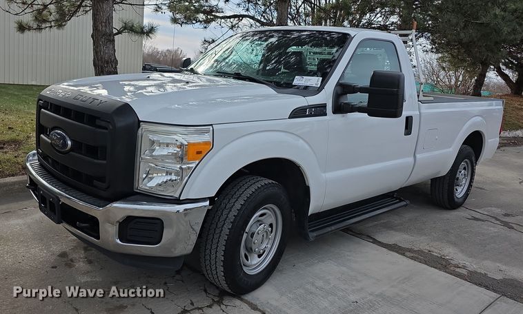 2015 Ford F250 Super Duty pickup truck - FI0724