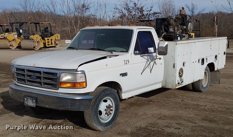 1997 Ford F350 XL utility bed pickup truck - FK0828