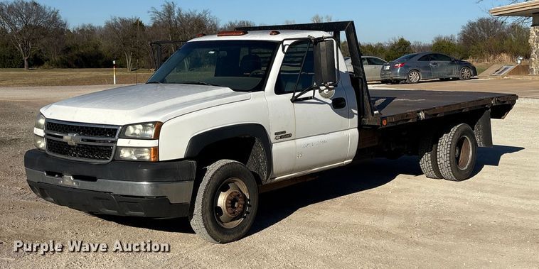 2006 Chevrolet Silverado 3500 flatbed pickup truck - FK2503
