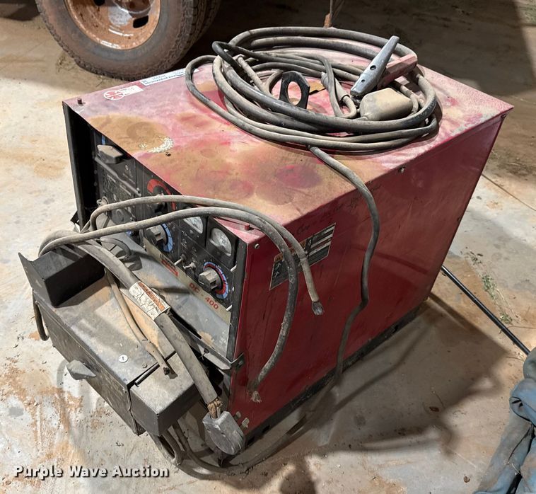 Lincoln Electric DC-400 welder - HI9391