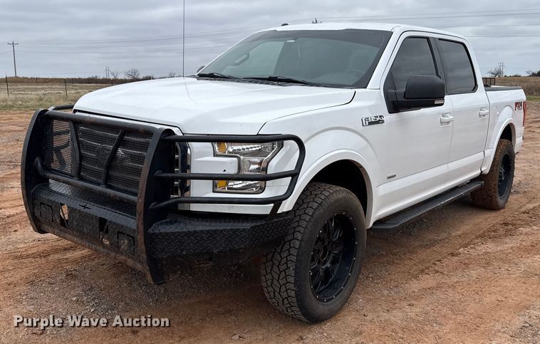 2015 Ford F150 SuperCrew pickup truck - HI9400