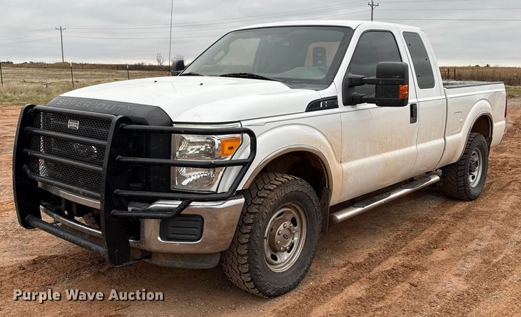 2012 Ford F250 Super Duty SuperCab pickup truck - HI9401