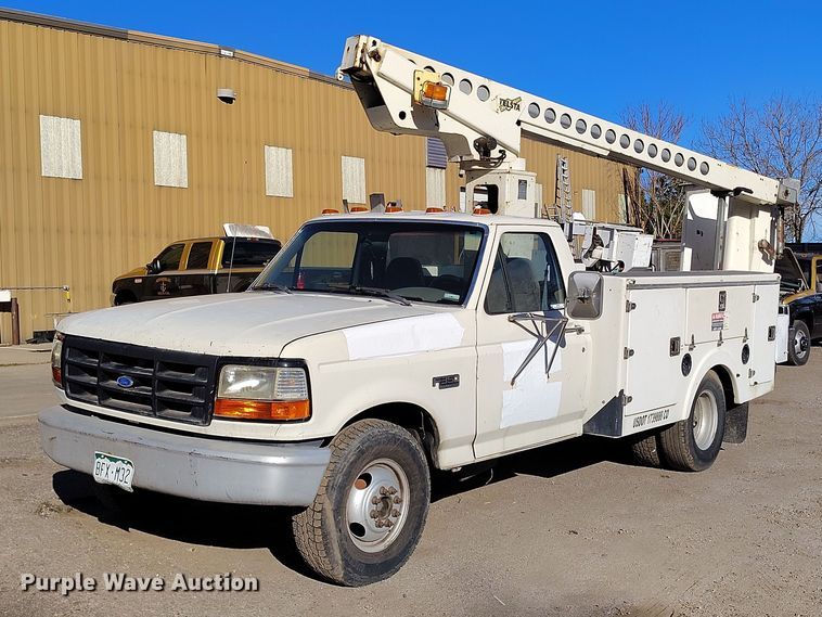 1992 Ford F350 bucket truck - IH9359