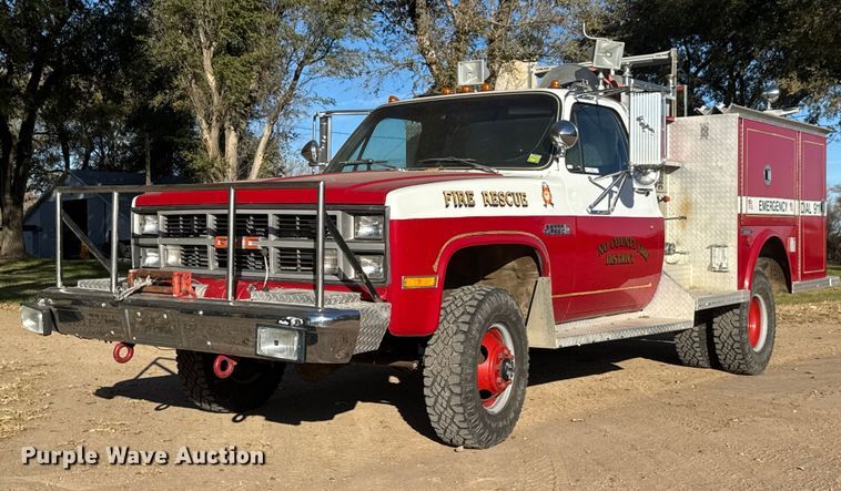 1983 GMC Sierra Classic 3500 brush fire truck - NA9879