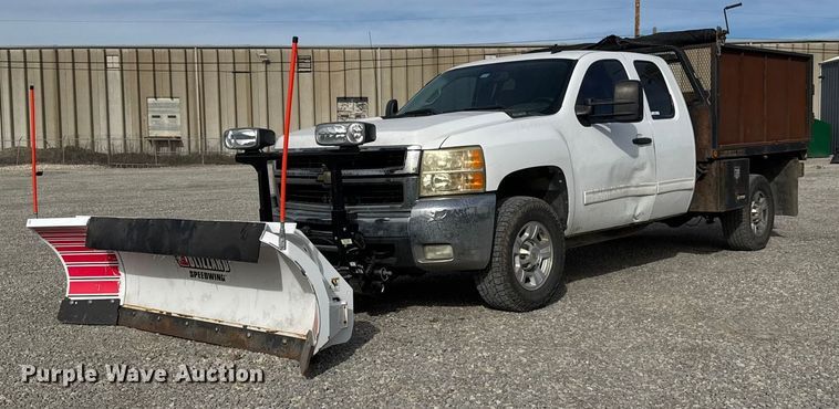 2010 Chevrolet Silverado 2500 Ext. Cab dump flatbed truck - NB9028