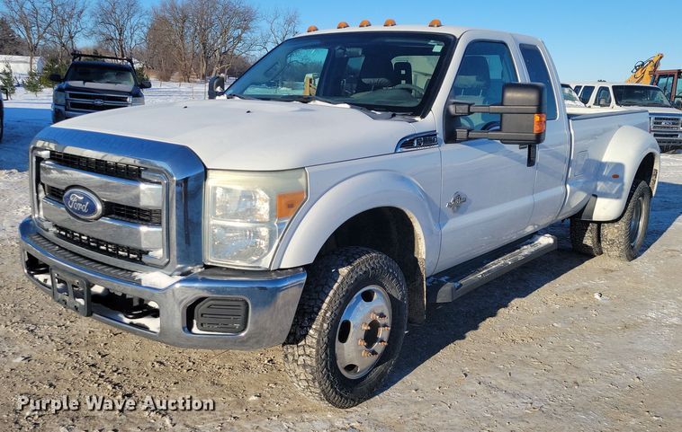 2011 Ford F350 Super Duty SuperCab pickup truck - NO9813