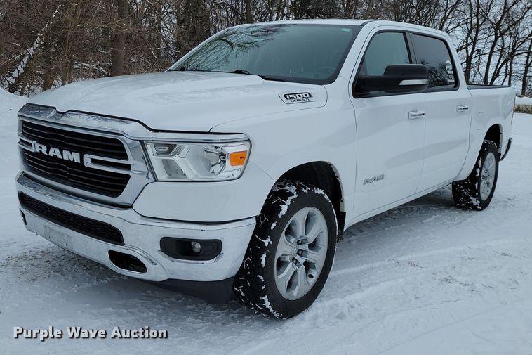 2020 Dodge 1500 Crew Cab pickup truck - NO9834