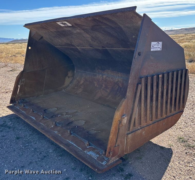 Rockland 1200 wheel loader bucket - DH8746