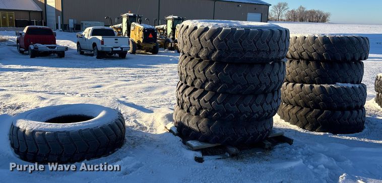 (9) 14R24 tires - DK0174