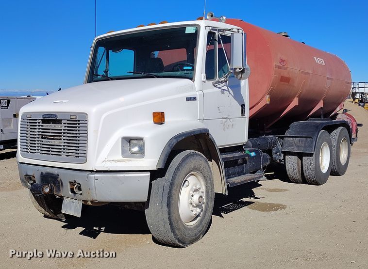 1998 Freightliner FL80 water truck - DP5087