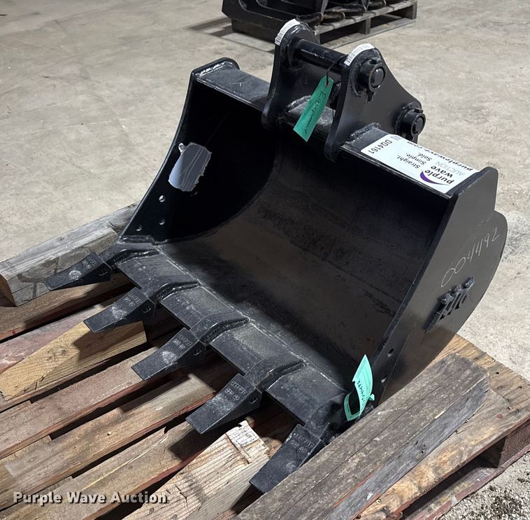 TAG 30YANVIO27/35-3 compact utility loader bucket - DQ4161