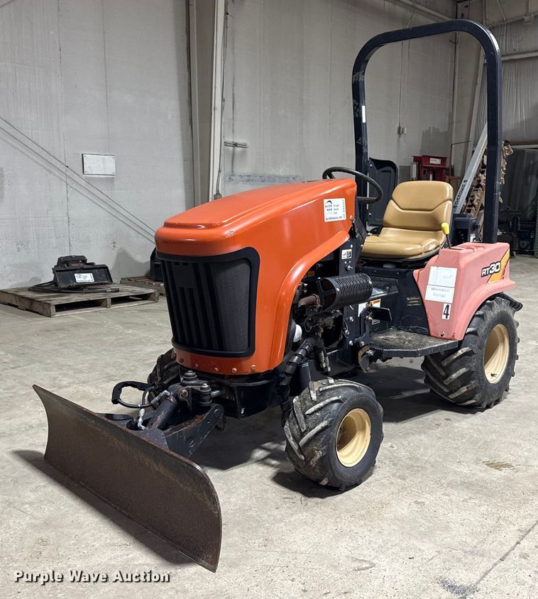 2013 Ditch Witch RT30 trencher - DQ4162