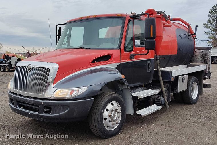2007 International MA025 vacuum truck - DT0777