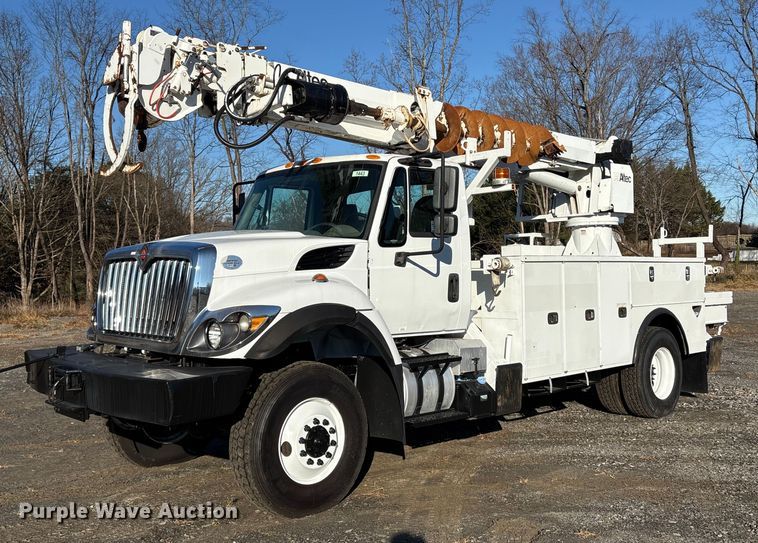 2016 International 7300 digger derrick truck - DT2760