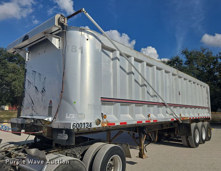 2010 Transcraft end dump trailer - DT4720