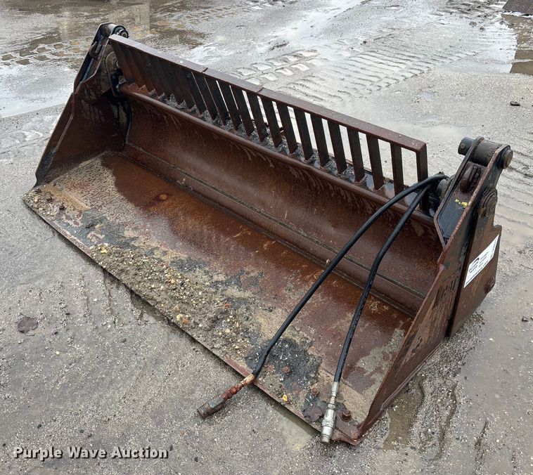 Caterpillar skid steer four-in-one bucket - DU0311