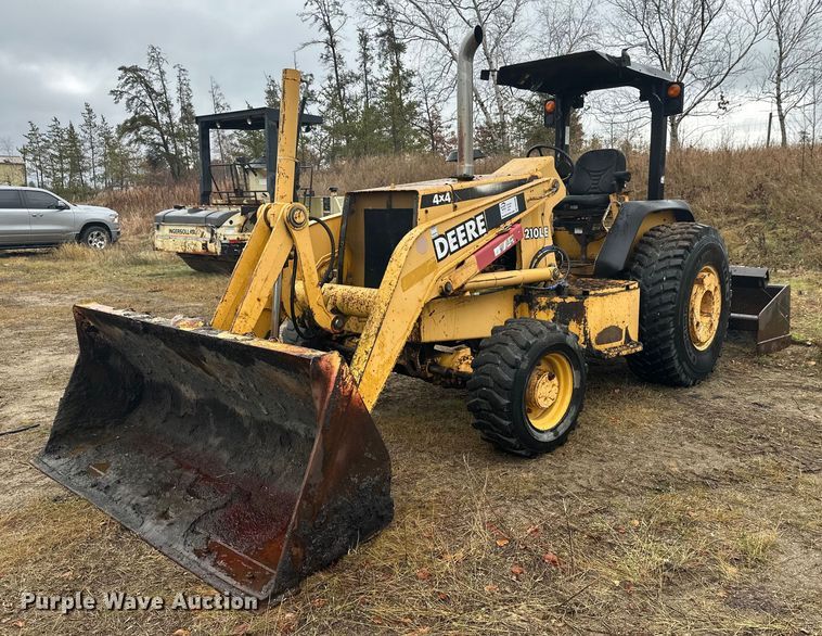 1998 John Deere 210LE landscape tractor - DW4383