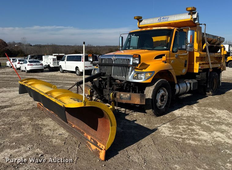 2006 International 7400 dump truck - DW6715