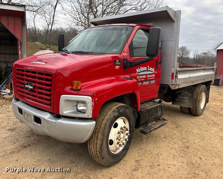 2003 Chevrolet C7500 dump truck - DW6728